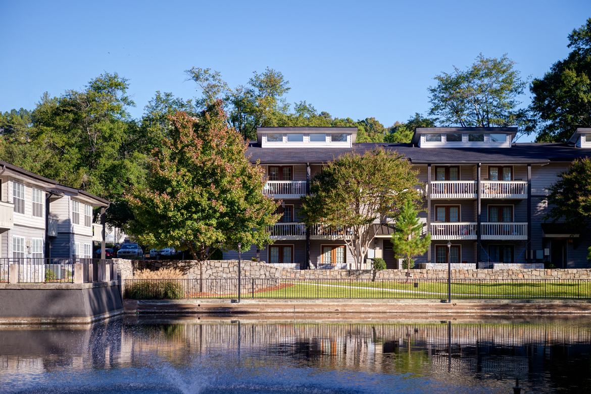 Walton On The Chattahoochee Apartments, 2281 Akers Mill Rd. SE, Atlanta